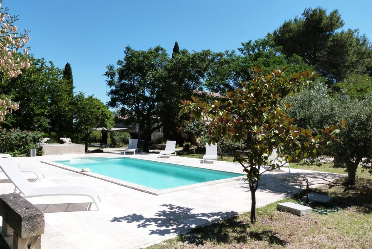 Le Mas Du Lac Saint-Remy-de-Provence Luaran gambar